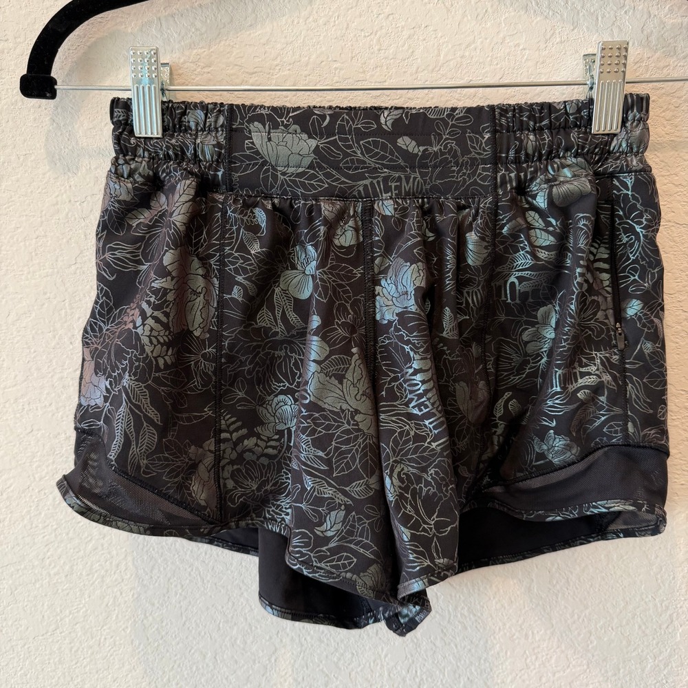 Lululemon Hotty Hot Short II 2.5 Floral Foil Black Silver Running Shorts 4